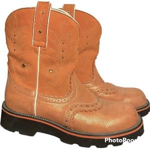 Orange Ariat Fatbaby, size 8